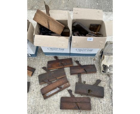 A LARGE ASSORTMENT OF VINTAGE WOOD PLANES 