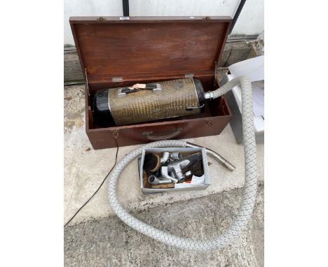 A VINTAGE/RETRO ELECTROLUX VACUUM CLEANER 