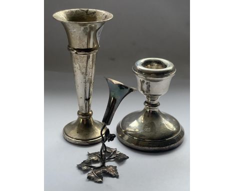 THREE ITEMS - A .925 SILVER STAMPED FLOWER VASE, BIRMINGHAM SILVER FILLED BUD VASE, BIRMINGHAM SILVER DWARF CANDLESTICK, GROS