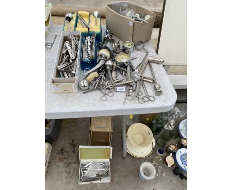 AN ASSORTMENT OF VARIOUS STAINLESS STEEL MEDICIAL EQUIPMENT AND TOOLS ETC 