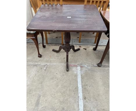 A 19TH CENTURY TILT-TOP TRIPOD TABLE, 30 X 24.5" 