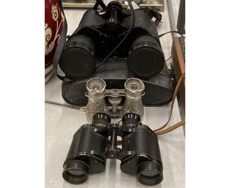 A GROUP OF BINOCULARS TO INCLUDE KERSHAM BINO PRISM NO.2 MK II AND ZENITH EXAMPLES 