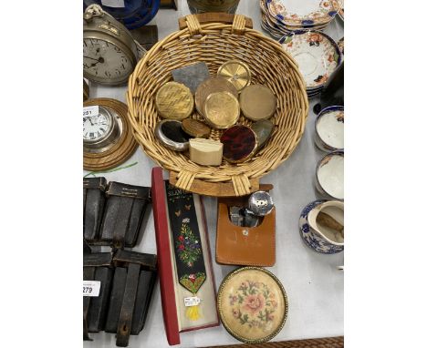 A COLLECTION OF VINTAGE COMPACTS TO INCLUDE STRATTON, A SILK BOOKMARK, PETIT POINT TRINKET BOWL  AND A TRAVELLING CASED CRUET