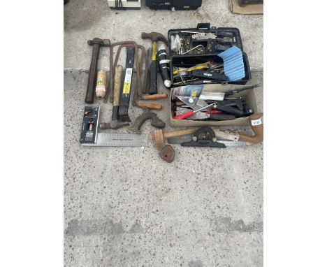 AN ASSORTMENT OF TOOLS TO INCLUDE HAMMERS, SAWS AND TROWELS ETC 