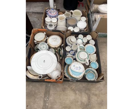 A LARGE ASSORTMENT OF CERAMIC ITEMS TO INCLUDE CUPS, SAUCERS AND TUREENS ETC 