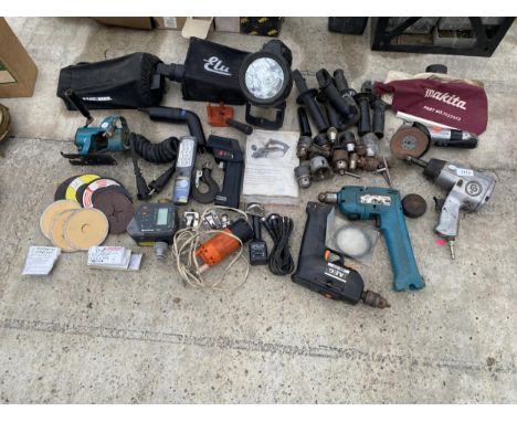 AN ASSORTMENT OF ITEMS TO INCLUDE COMPRESSOR TOOLS, TORCHES AND DRILL CHUCKS ETC 
