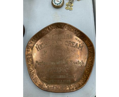 AN EXTREMELY RARE 1930'S TEACHER'S WHISKY CENTENARY COPPER TRAY, DIAMETER 21.5CM 