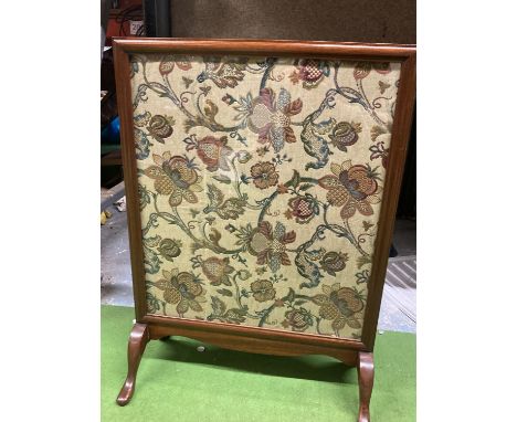 A VINTAGE MAHOGANY TAPESTRY FIRE SCREEN 