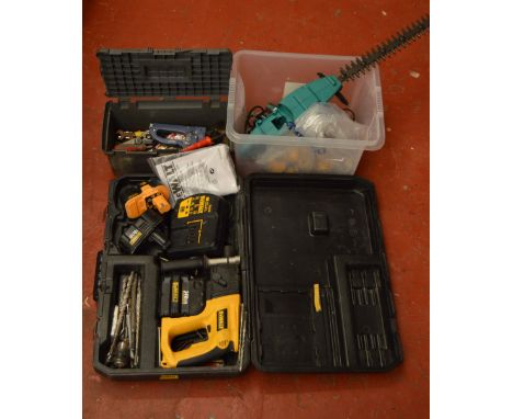 POLICE> DeWalt hammer drill, Bosch Hedge Trimmer and a sander etc [VAT ON HAMMER PRICE] [NO RESERVE]