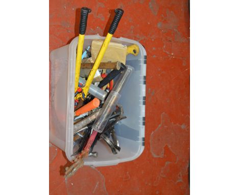 POLICE > Good quantity of hand tools [VAT ON HAMMER PRICE] [NO RESERVE]