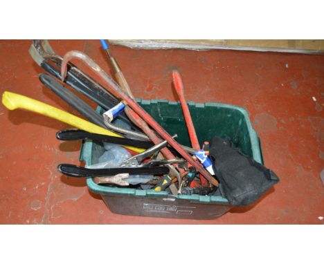 POLICE > Good quantity of assorted hand tools [VAT ON HAMMER PRICE] [NO RESERVE]