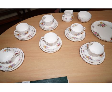 Royal Worcester 21 piece tea service 'Roanoke'