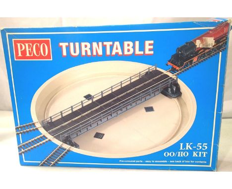 Peco LK55 OO scale turntable kit, appears complete, contents unchecked. P&amp;P Group 2 (£18+VAT for the first lot and £3+VAT