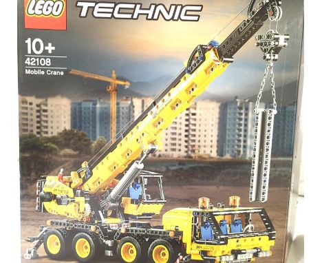 Lego 42108 Technic; Mobile Crane. P&amp;P Group 2 (£18+VAT for the first lot and £3+VAT for subsequent lots) 