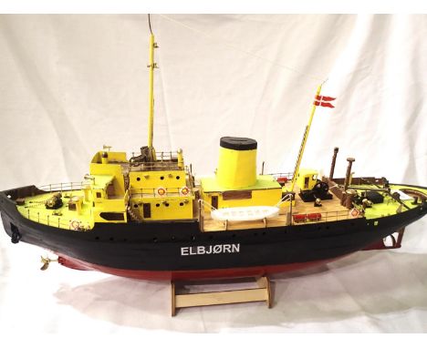 Elbjorn kit built wooden tug boat, bow and stern props, static model, L: 70 cm. Not available for in-house P&P, contact Paul 
