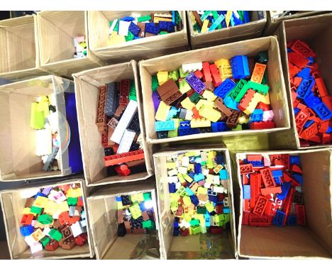 Quantity of Lego building blocks/pieces. P&amp;P Group 2 (£18+VAT for the first lot and £3+VAT for subsequent lots) 