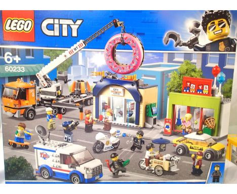 Lego 60233 City shops, vehicles etc. P&amp;P Group 2 (£18+VAT for the first lot and £3+VAT for subsequent lots) 