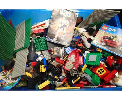 Approximately 10kg of mixed Lego parts, mostly modern issue. P&amp;P Group 3 (£25+VAT for the first lot and £5+VAT for subseq