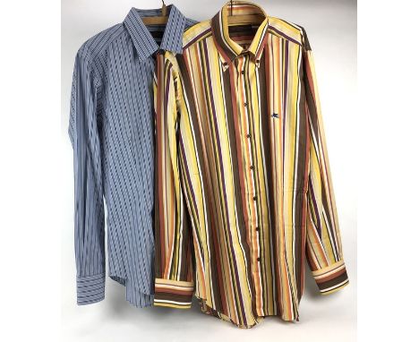  (Design) Blouses Etro Milano, Italië Twee blouses van Etro Milano, Italië. Conditie: In goede staat. Afmetingen: Maat 39, b