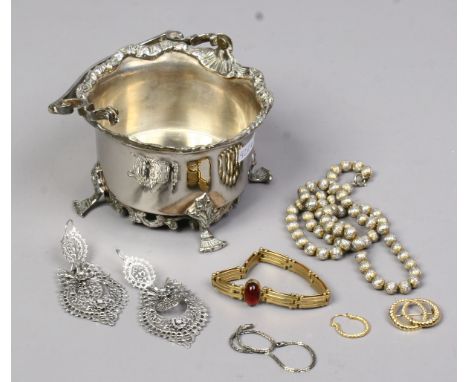 A quantity of costume jewellery to include yellow metal gate bracelet with garnet cabachon, pair of silver droplet earrings m