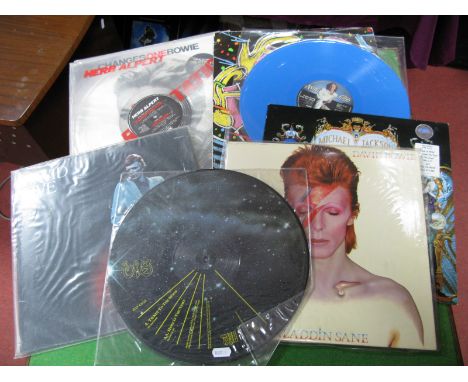 David Bowie: Aladdin Sane', 'Ziggy Stardust', 'David Live' (1975 Jan 1st), 'The Man Who Sold The World', 'Changes One'; toget