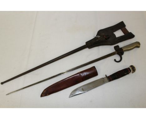 French 1886 pattern Lebel bayonet with scabbard and frog, together with a Bowie-style hunting knife, blade engraved 'The Invi