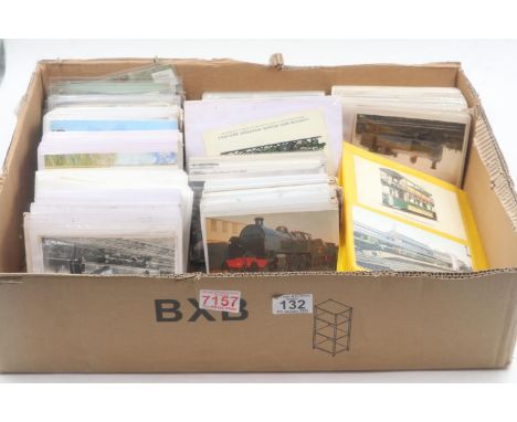 Over 1000 mixed reproduction and vintage train postcards and photographs. UK P&amp;P Group 4 (£25+VAT per lot) 
