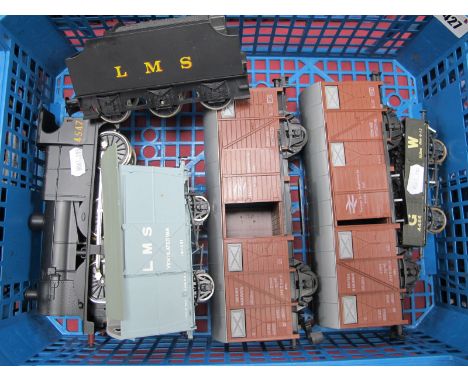 A Lima 'O' Gauge/7mm Two Rail Steam Locomotive 0-6-0 R/No. L.M.S 4547 and Six Wheel Tender, plus two Lima BR Baggage Cars, a 