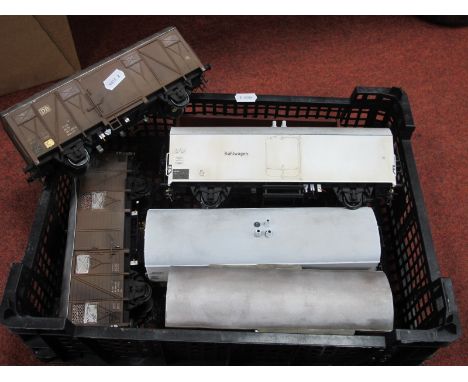 Six 'O' Gauge Rolling Stock Items, by Lima, Rivarossi, adapted couplings and weathering noted, small parts may be missing.