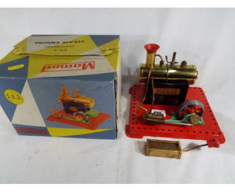 A Mamod Stationary Steam Engine with grinding wheel # SE2 in original box - Est £30 - £50