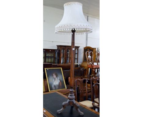 MAHOGANY COLUMNED STANDARD LAMP ON TRIPOD LEG BASE