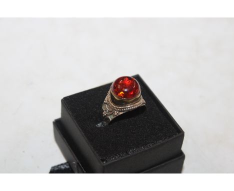 A vintage Sterling silver and amber set ring, ring size N/O