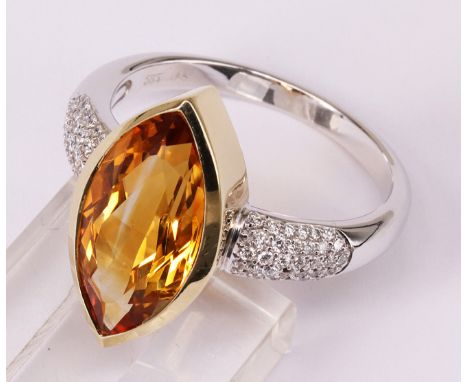 Ring mit Citrin Navette und 62 Diamanten ca. 0,37 ct (einer lose, aber vorhanden), RG73, 11 g