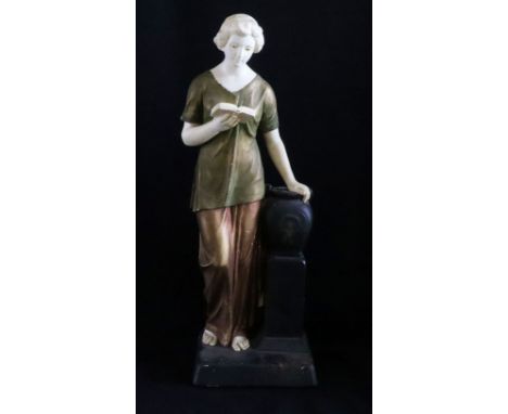 Frauenfigur mit Buch auf Säule gestützt, Gips mit farbiger Fassung, bez. "V. K. D'dorf 127.", monogr. "F. M.", dat 1921, Alte
