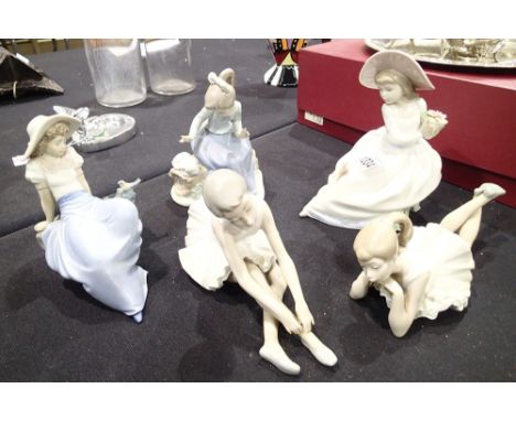 Five Nao female figurines including two ballet dancers tallest H: 20 cm 
