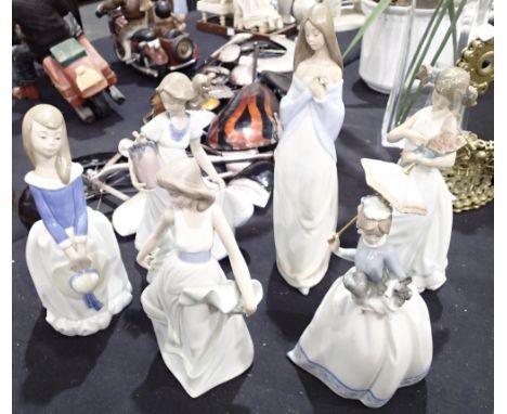 Six large Nao female figurines tallest H: 35 cm 