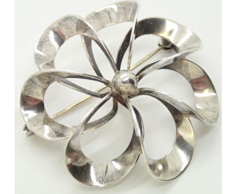 Niels Erik  Vintage Danish sterling silver stylised flower brooch c1970 D: 40 mm 6.6g 