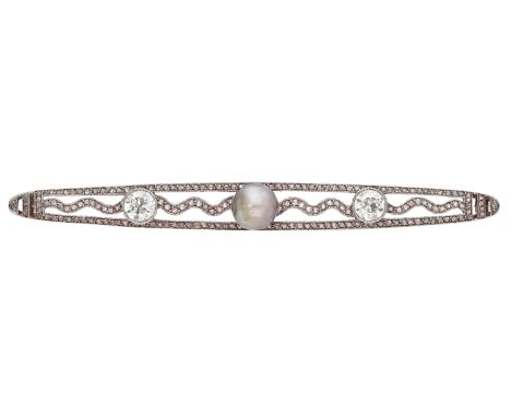 A pearl and diamond brooch, circa 1925, set with a pearl of brown tint between two old brilliant-cut diamonds, the elongated 