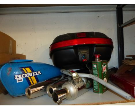 A VINTAGE HONDA MOTORCYCLE FUEL TANK AND A PAIR OF HARLEY DAVIDSON CHROME SILENCERS AND OTHER ITEMS