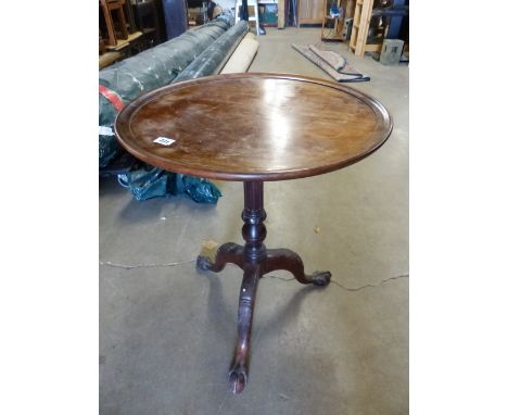 A GEORGIAN STYLE MAHOGANY BIRDCAGE TRIPOD TABLE.