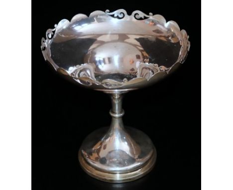 Silver Chalice Style Fruit Bowl, Fully Hallmarked For Sheffield Walker &amp; Hall 1911, 539.5 Grams Total Weight 