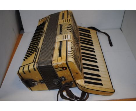Accordion, Italia piano Frontalini Model 254 No 01958, in reasonable condition with some wear in a broken hard case