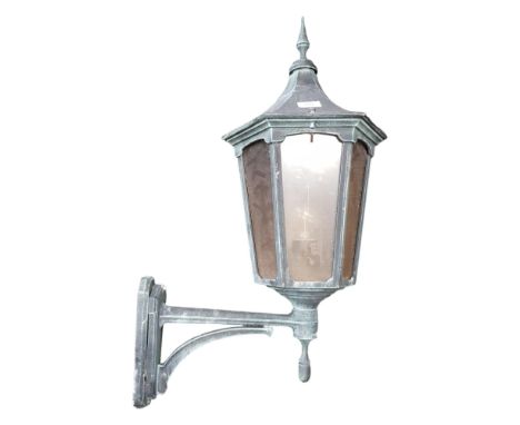 LIGHT FITTING 