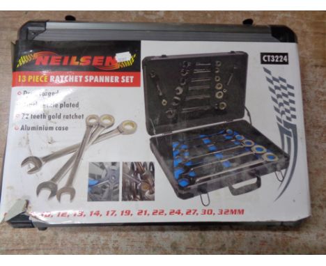 A boxed Neilsen 13 piece ratchet spanner set 