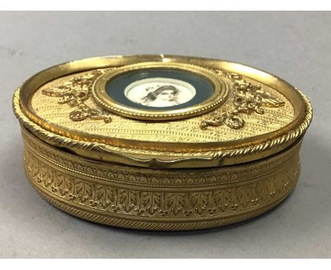 OVAL GILTMETAL TRINKET BOX,of 18th Century French design, 9cm wide, along with a simulated tortoiseshell circular box and a s