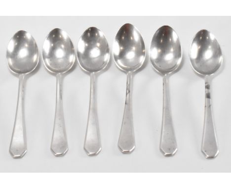 A set of six hallmarked silver1920s Art Deco era Charles Wilkes teaspoons. Hallmarked for Birmingham. Date letter A for 1925.