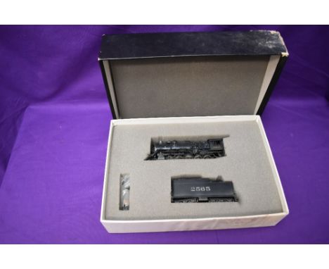 A Hallmark Models Inc made by Dongjin HO scale AT &amp; SF 2-10-0 Loco &amp; Tender 2565 in original box