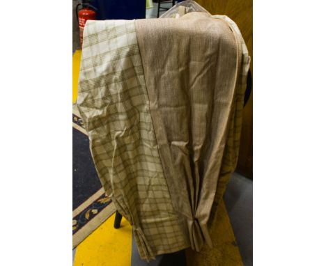 LOT OF CURTAINS + RINGS