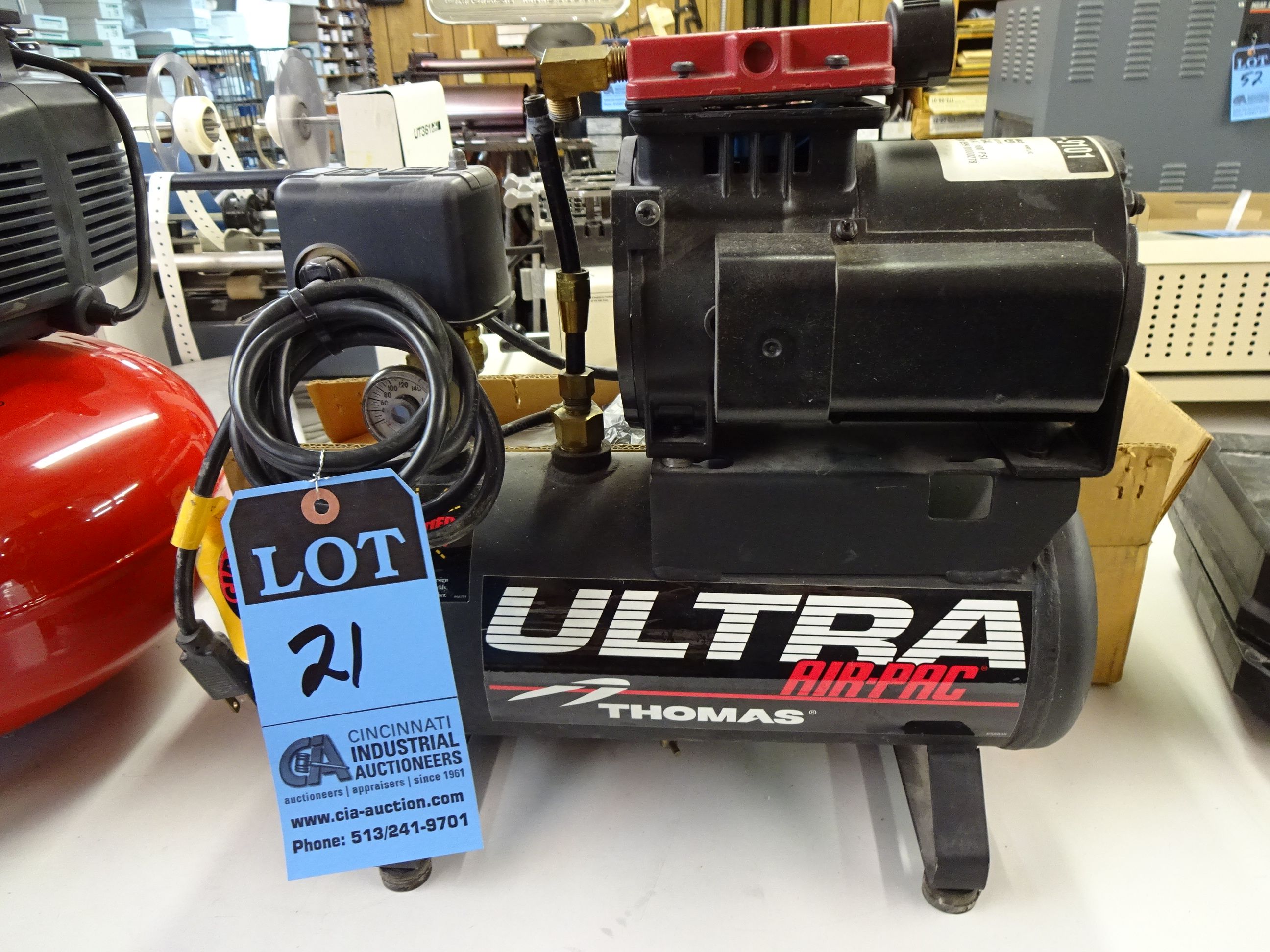.9 CFM THOMAS ULTRA AIRPAC AIR COMPRESSOR; 115 VOLT
