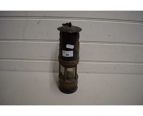 HAILWOODS IMPROVED MINERS LAMP